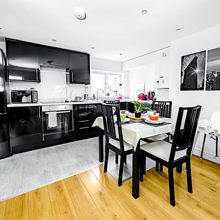Charming London Home, Opp Arnos Grove Underground Station, Parking New Southgate Kültér fotó