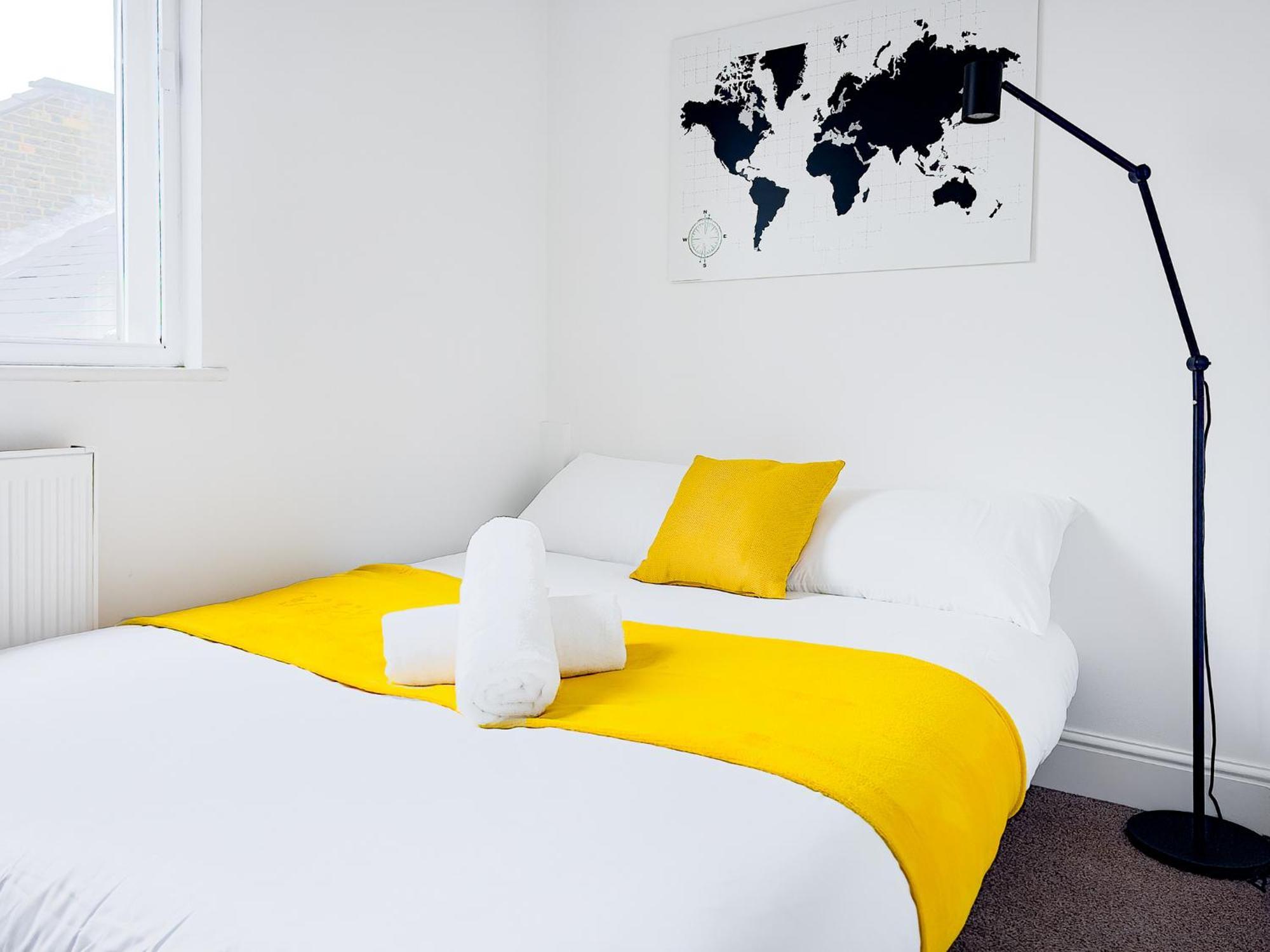 Charming London Home, Opp Arnos Grove Underground Station, Parking New Southgate Kültér fotó
