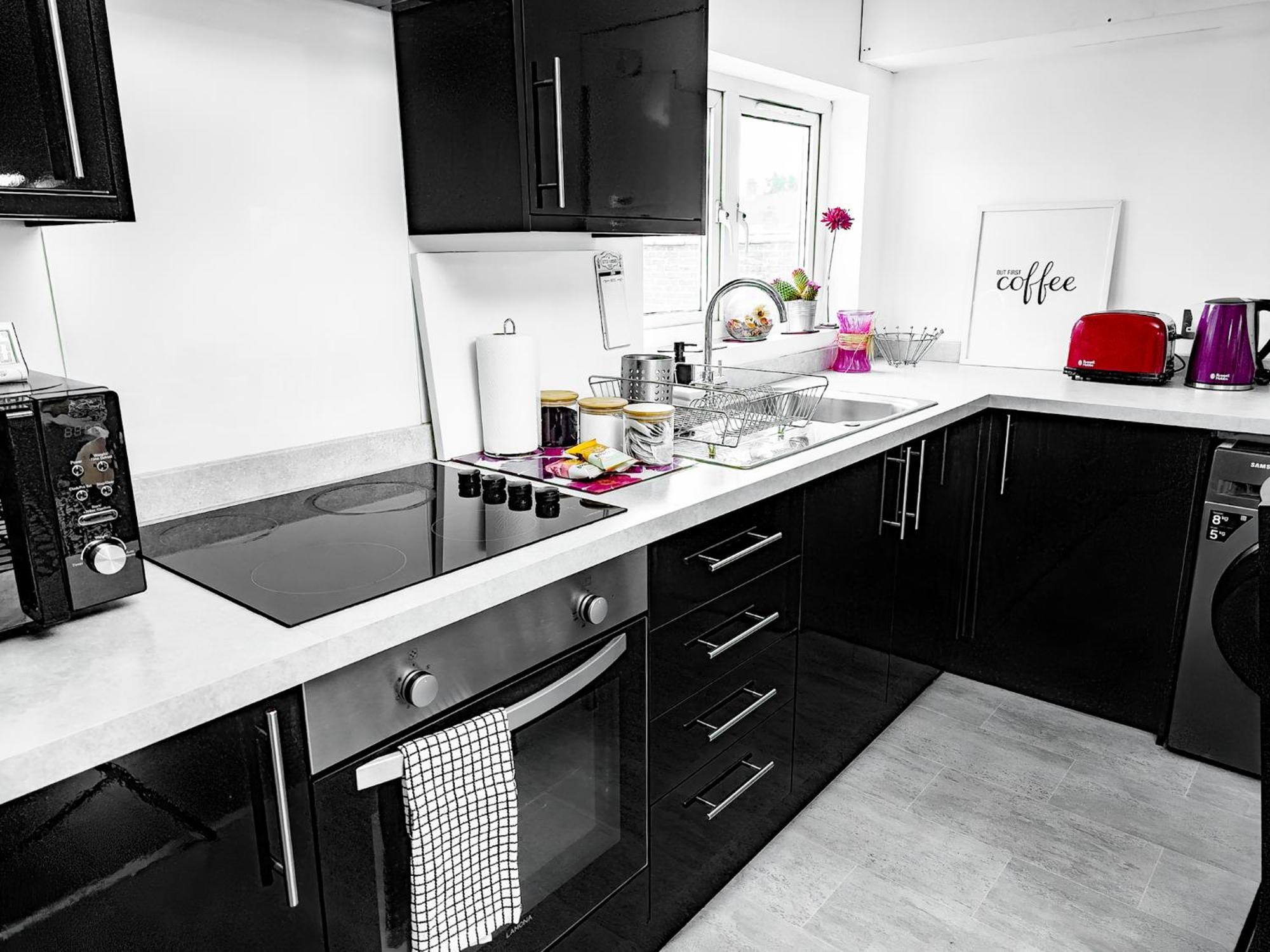 Charming London Home, Opp Arnos Grove Underground Station, Parking New Southgate Kültér fotó