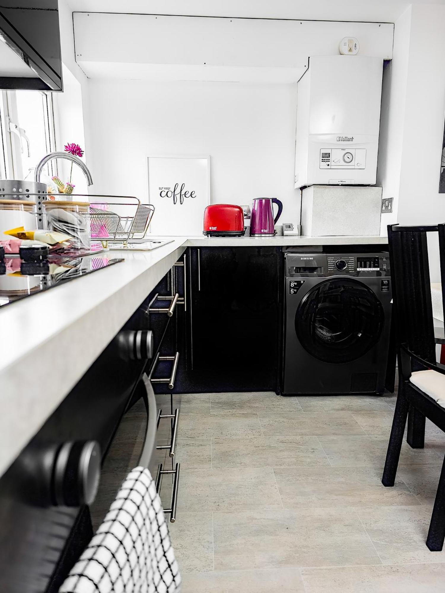 Charming London Home, Opp Arnos Grove Underground Station, Parking New Southgate Kültér fotó