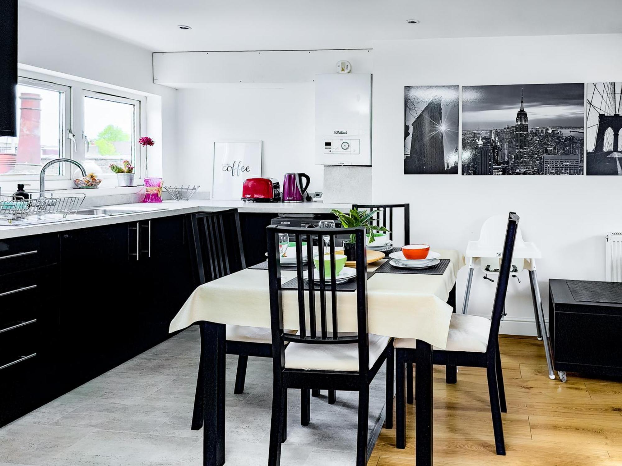 Charming London Home, Opp Arnos Grove Underground Station, Parking New Southgate Kültér fotó